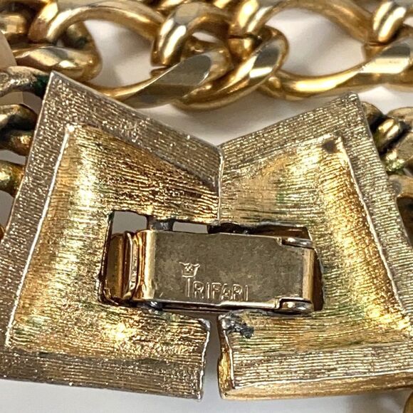 Trifari Vintage Gold Crown Chain Link Layered Necklace - Picture 6 of 7